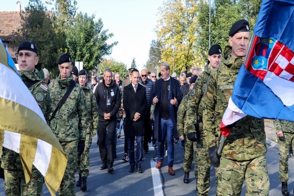 VUKOVAR 2023.: SNAŽNE PO(R)UKE KOLONE SJEĆANJA