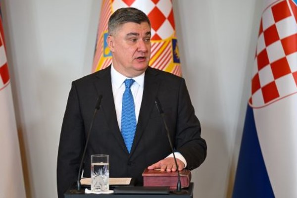 NOVA PETOLJETKA: 