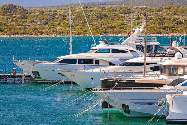 UTJECAJ CHARTER PLOVILA NA MORE